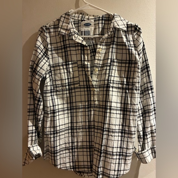 Old Navy Tops - Old Navy Women’s Black and White Plaid Shirt